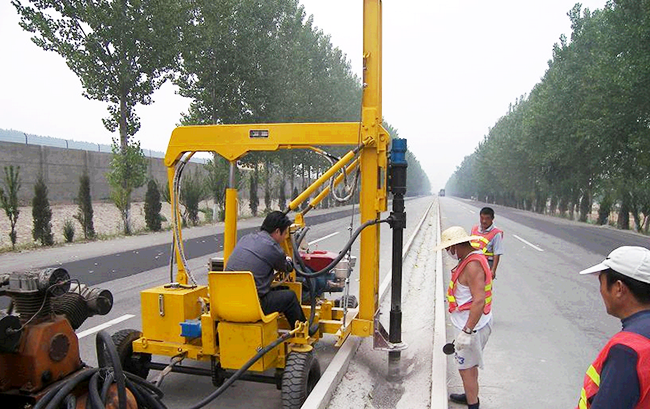 公路防撞波形护栏安装