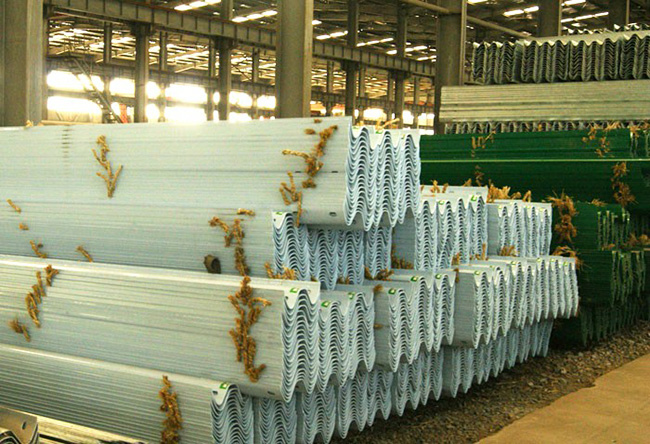 防撞护栏板 货场实景