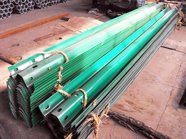 防撞护栏板 货场实景